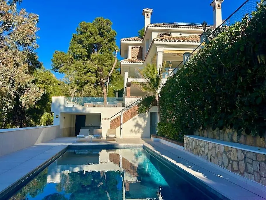 Villa Privada Con Piscina En Malaga