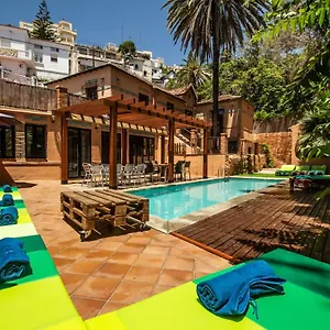 Villa Regionalista 1919: Seaside Retreat With Heated Pool, Malaga